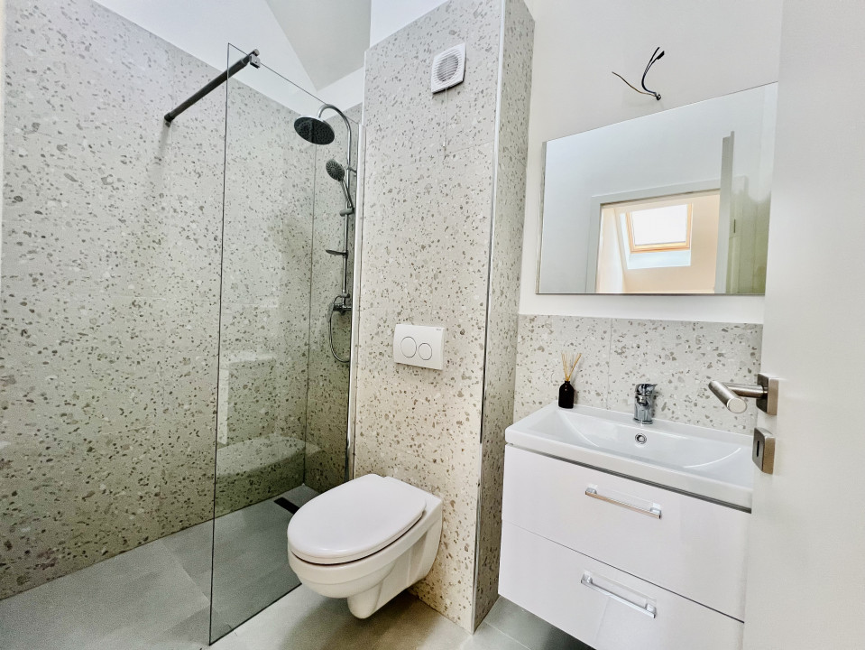 Apartament Tip Penthouse pe 2 niveluri, Mobilat/Utilat