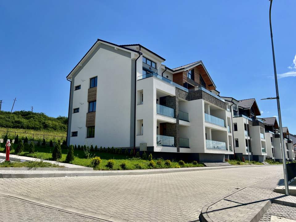 Penthouse 4 camere, 2 Niveluri, 2 băi, Intabulat